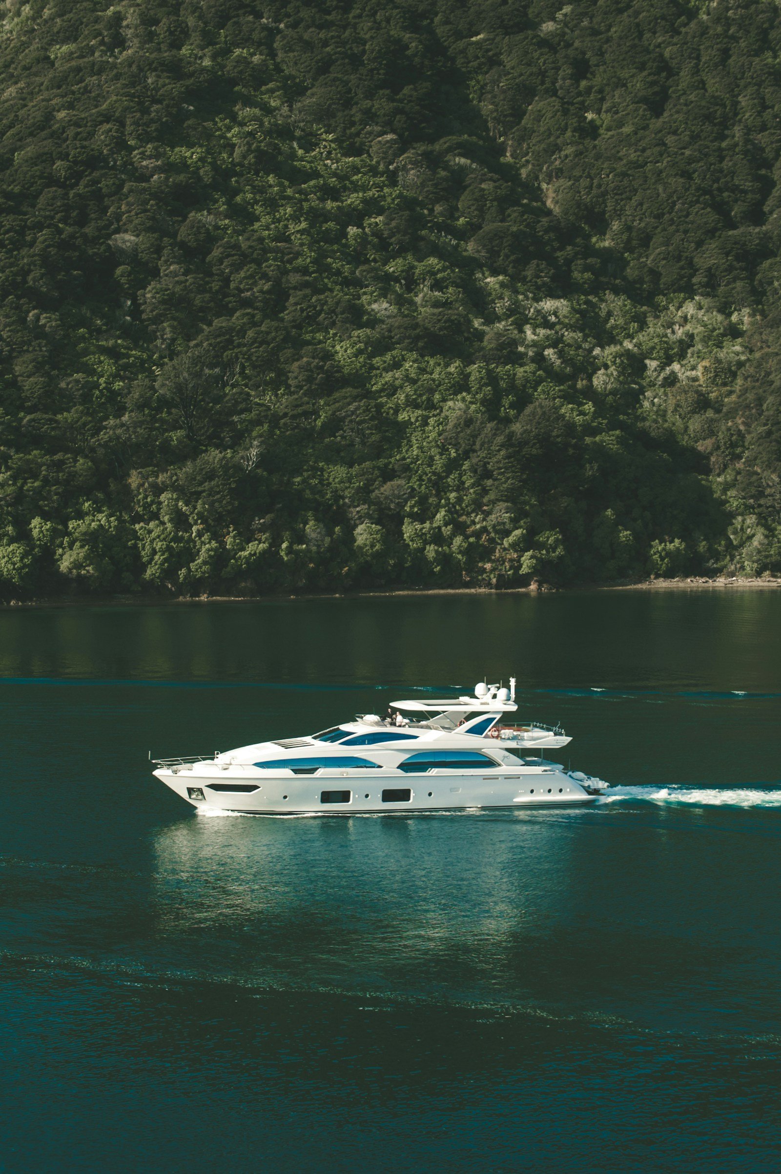 Fairline navegando
